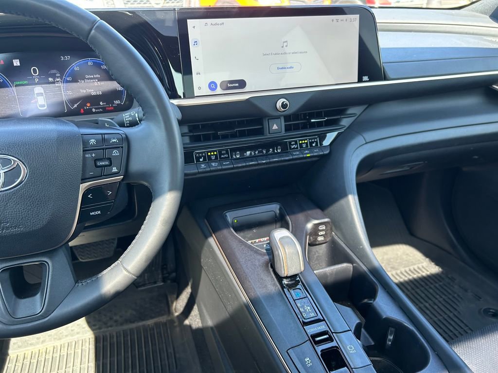 Used 2023 Toyota Crown Platinum image 18