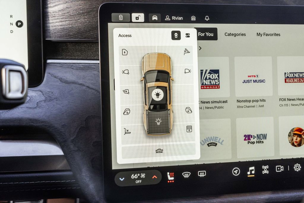 Used 2022 Rivian R1T Launch Edition image 21