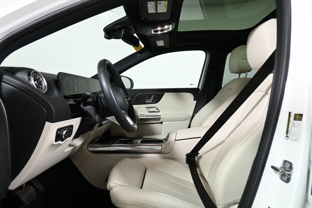 Certified 2026 Mercedes-Benz GLA 250 4MATIC image 3