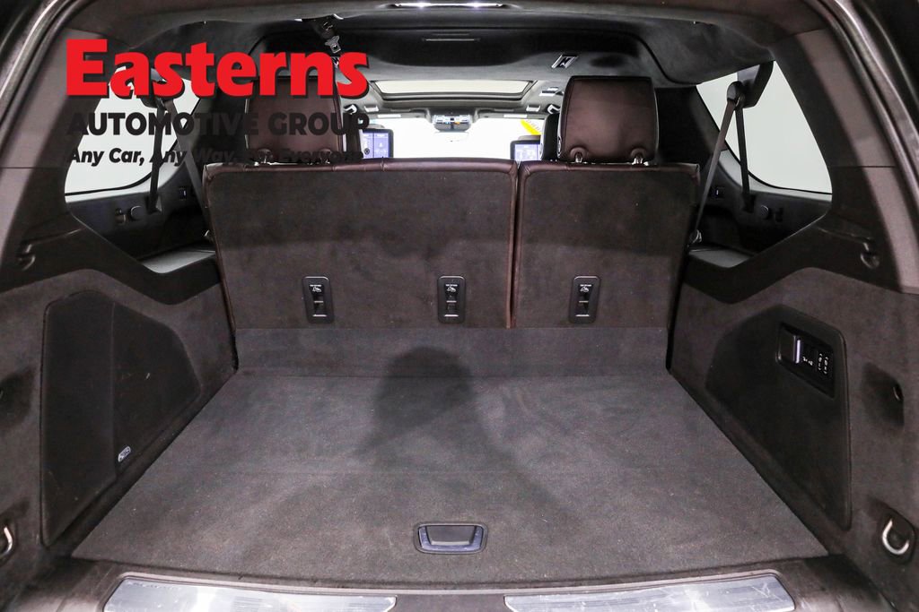 Used 2021 Cadillac Escalade ESV Premium Luxury Platinum image 9