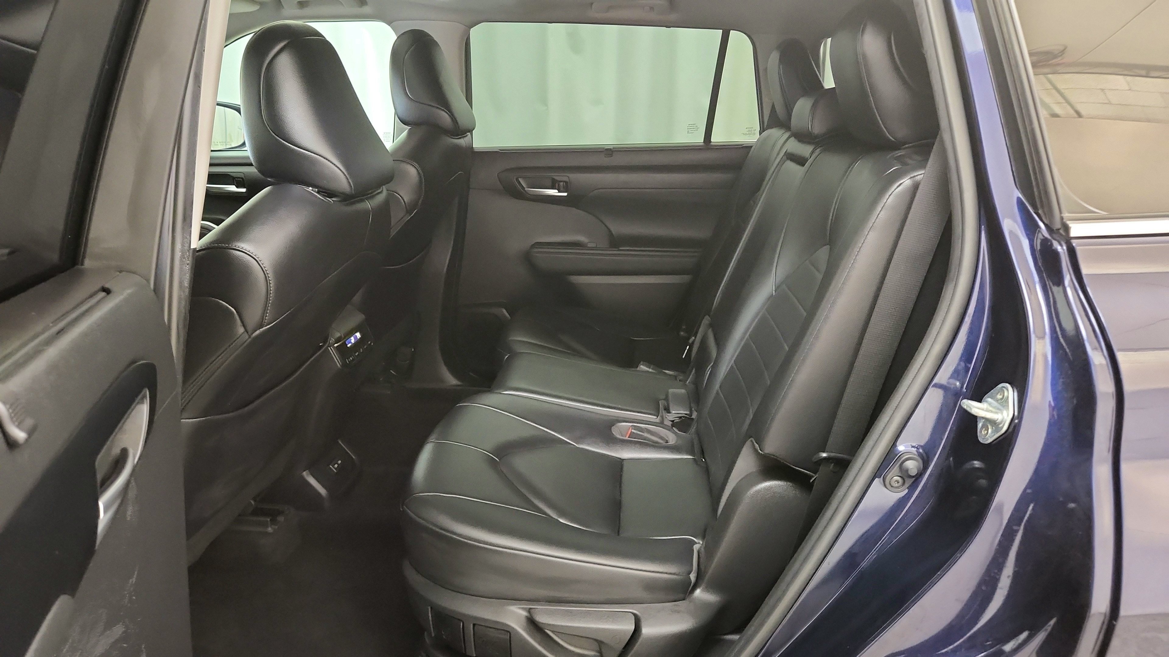 Used 2023 Toyota Highlander XLE AWD/4WD image 24
