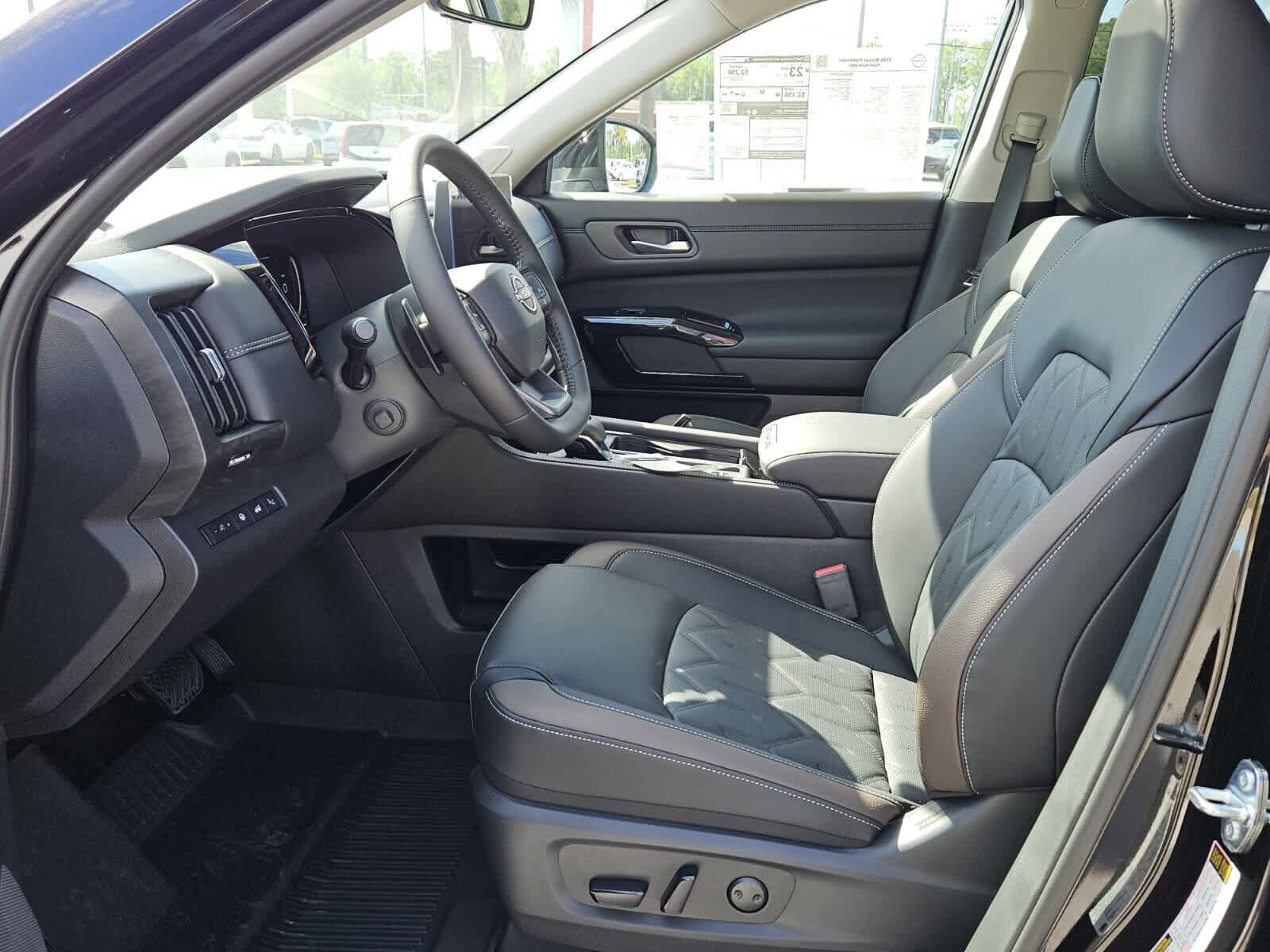 New 2026 Nissan Pathfinder Platinum FWD image 3