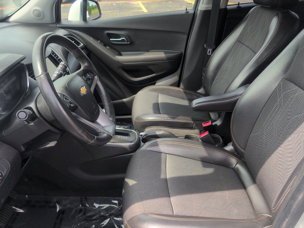 Used 2019 Chevrolet Trax LT w/ LT Convenience Package FWD image 20