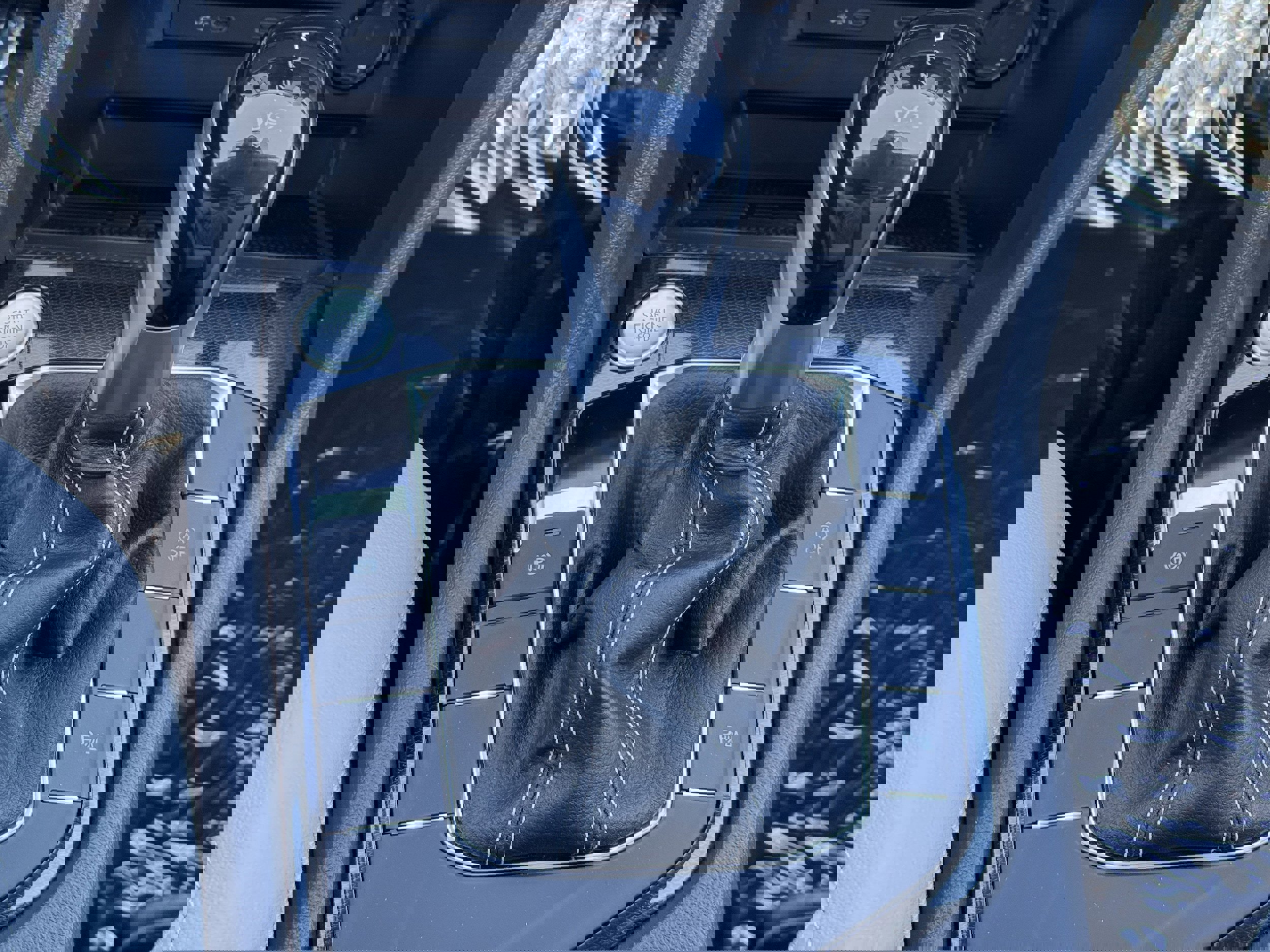 New 2025 Volkswagen Taos SE image 24