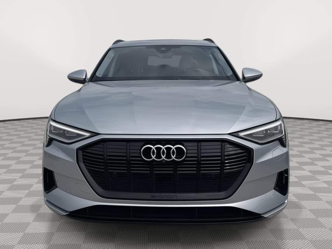 Used 2023 Audi e-tron Premium Plus w/ Premium Plus Package AWD/4WD image 2