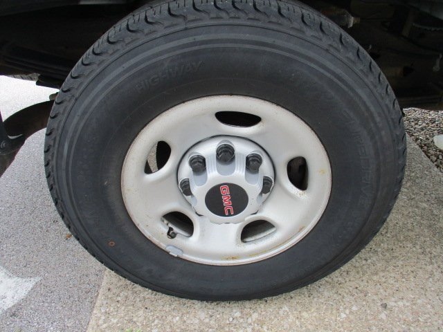 Used 2023 GMC Savana 2500 Extended w/ Driver Convenience Package image 23