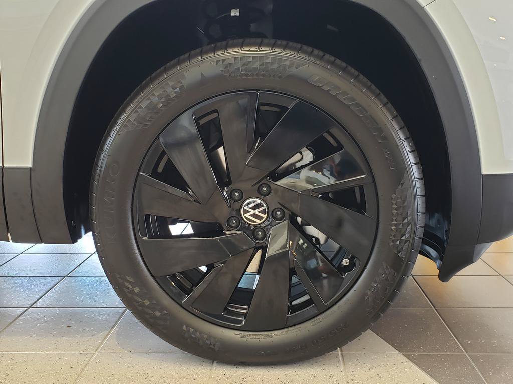 New 2026 Volkswagen Atlas Cross Sport SE AWD/4WD image 12