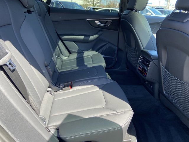 Used 2025 Audi Q8 Premium Plus w/ Premium Plus Package image 30
