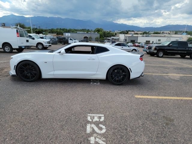 Used 2016 Chevrolet Camaro SS RWD image 8