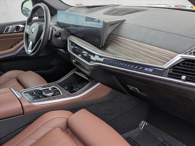 Used 2024 BMW X5 xDrive40i w/ Premium Package image 23