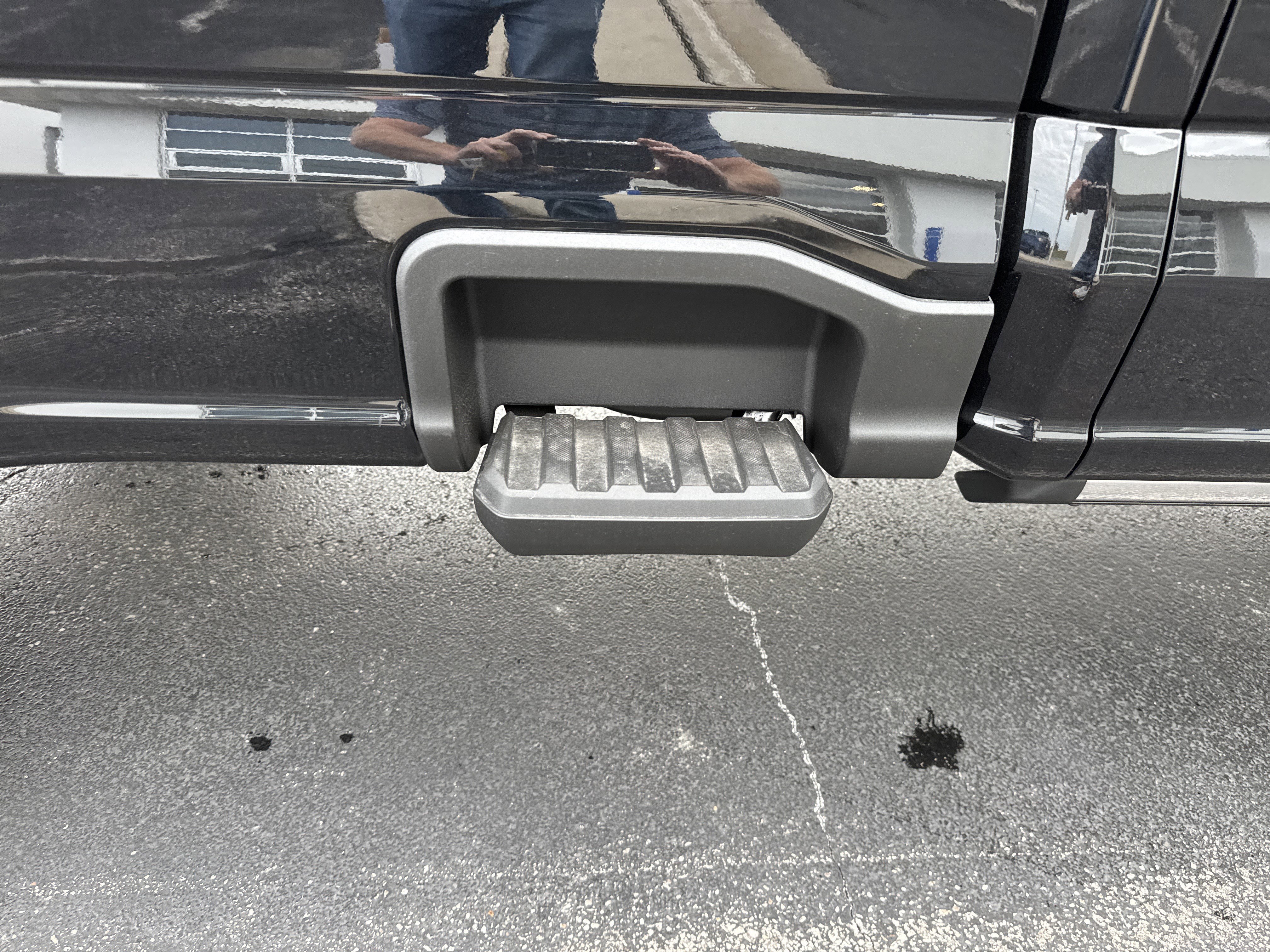 New 2026 Ford F350 Lariat w/ FX4 Off-Road Package image 10