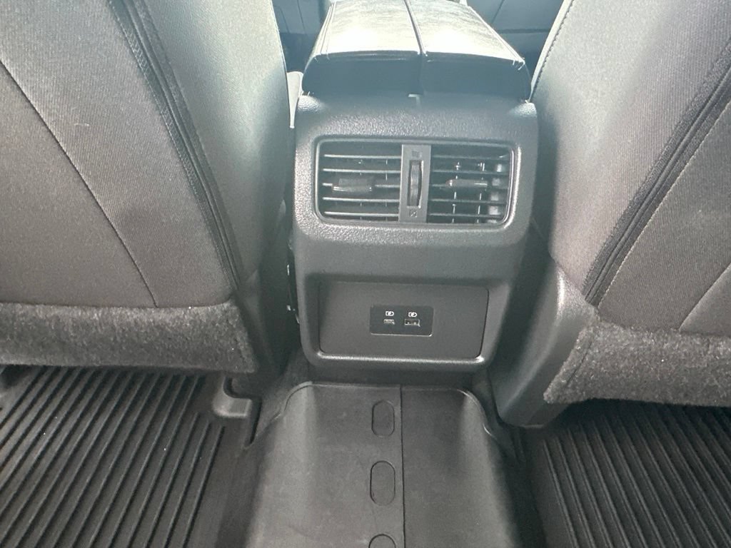 Used 2023 Nissan Rogue SV FWD image 12
