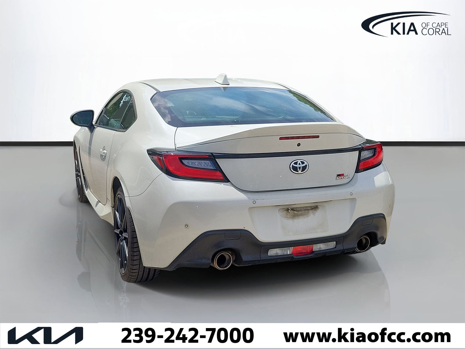 Used 2023 Toyota GR86 Premium RWD image 4