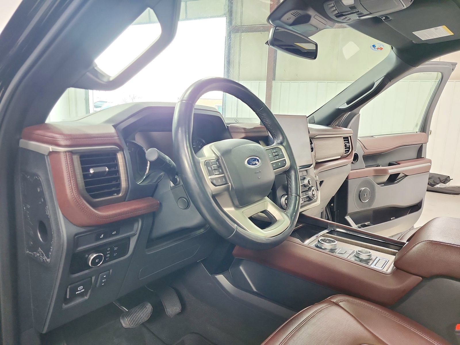 Used 2024 Ford Expedition Max Limited image 18