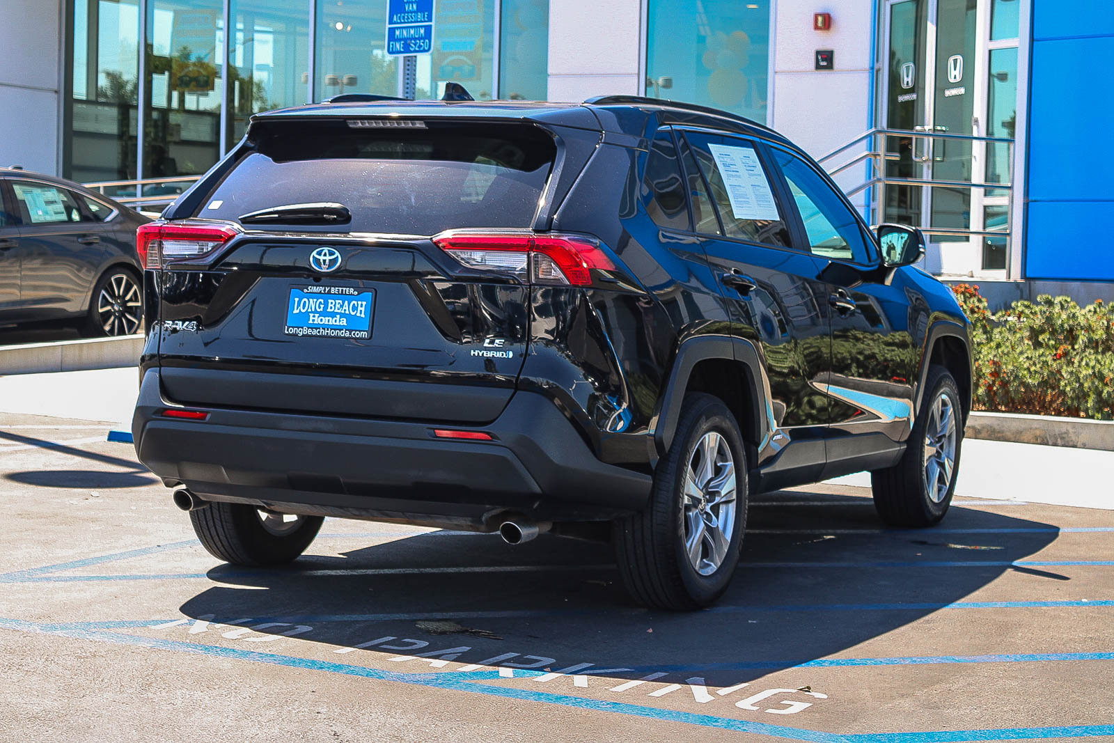 Used 2024 Toyota RAV4 LE AWD/4WD image 7