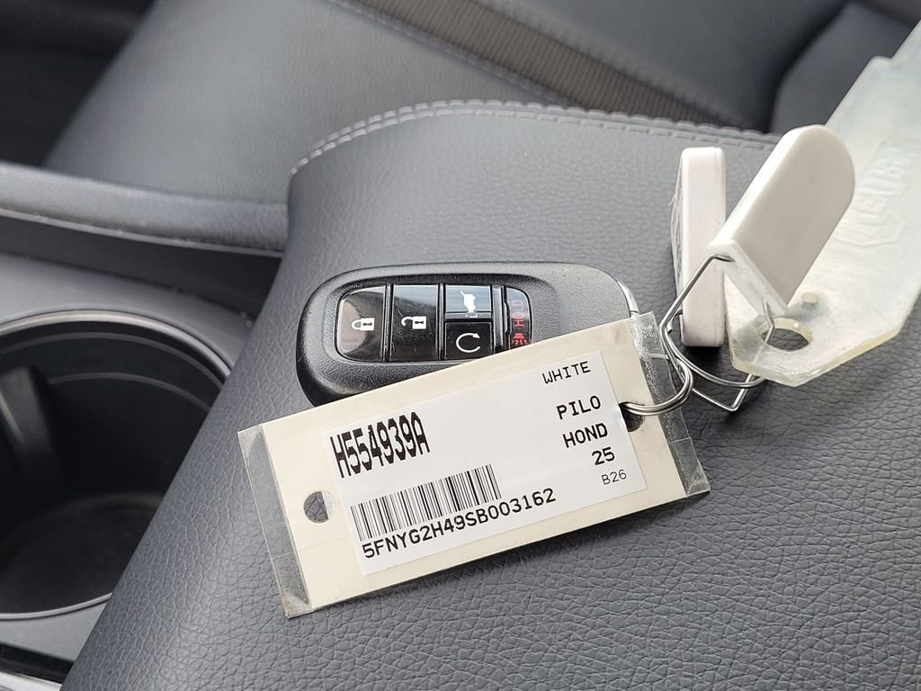 Used 2025 Honda Pilot EX-L image 27