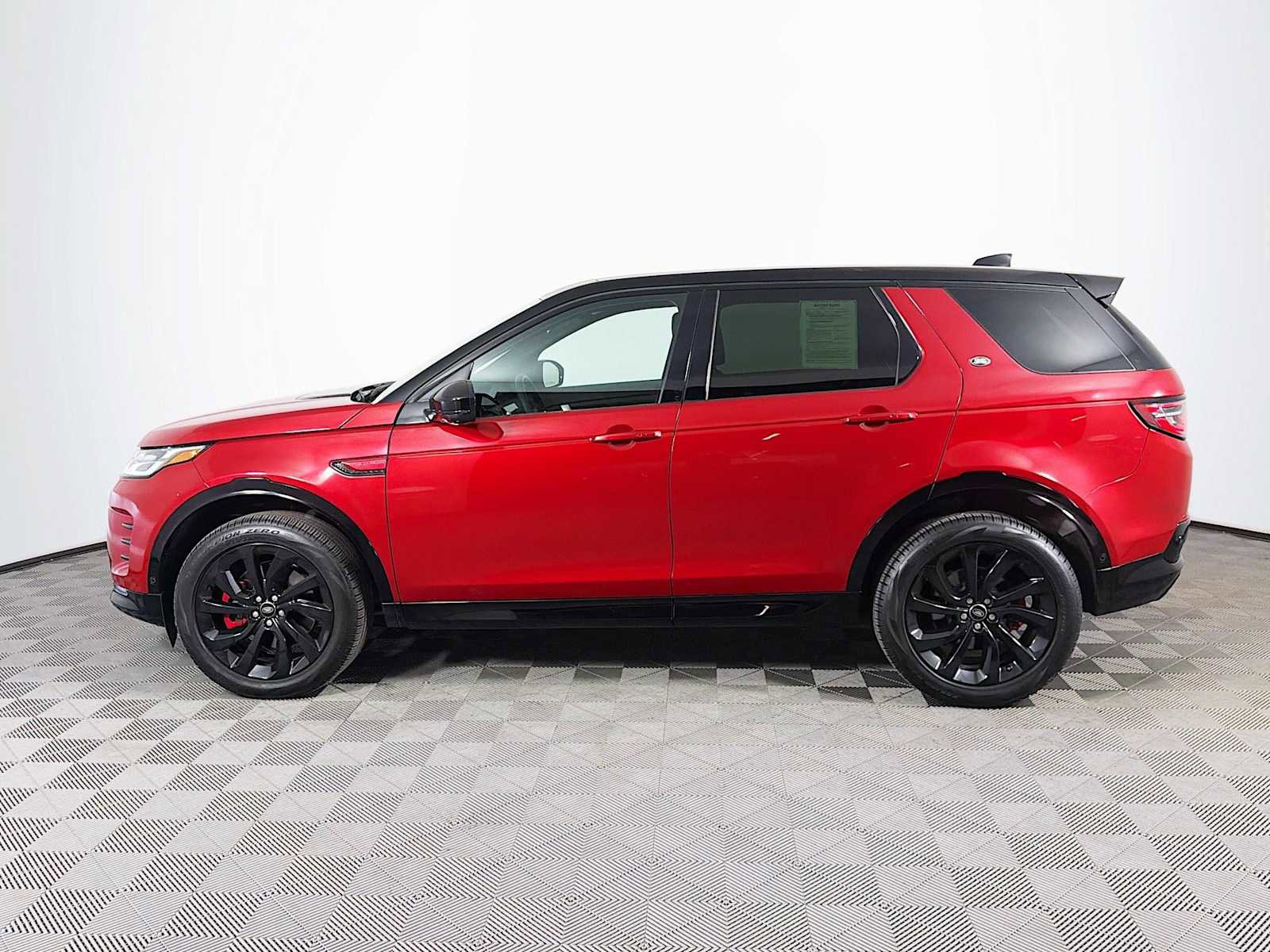 Certified 2025 Land Rover Discovery Sport Dynamic SE AWD/4WD image 8