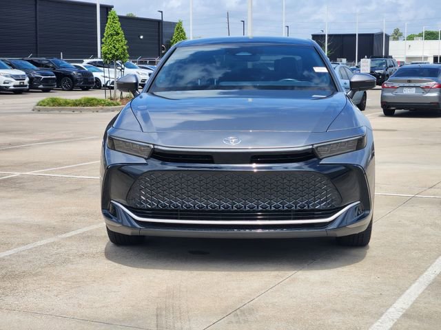 Used 2024 Toyota Crown Platinum image 2