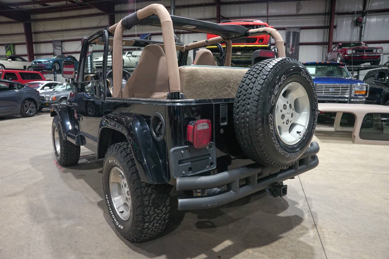 Used 2002 Jeep Wrangler Sahara AWD/4WD image 6
