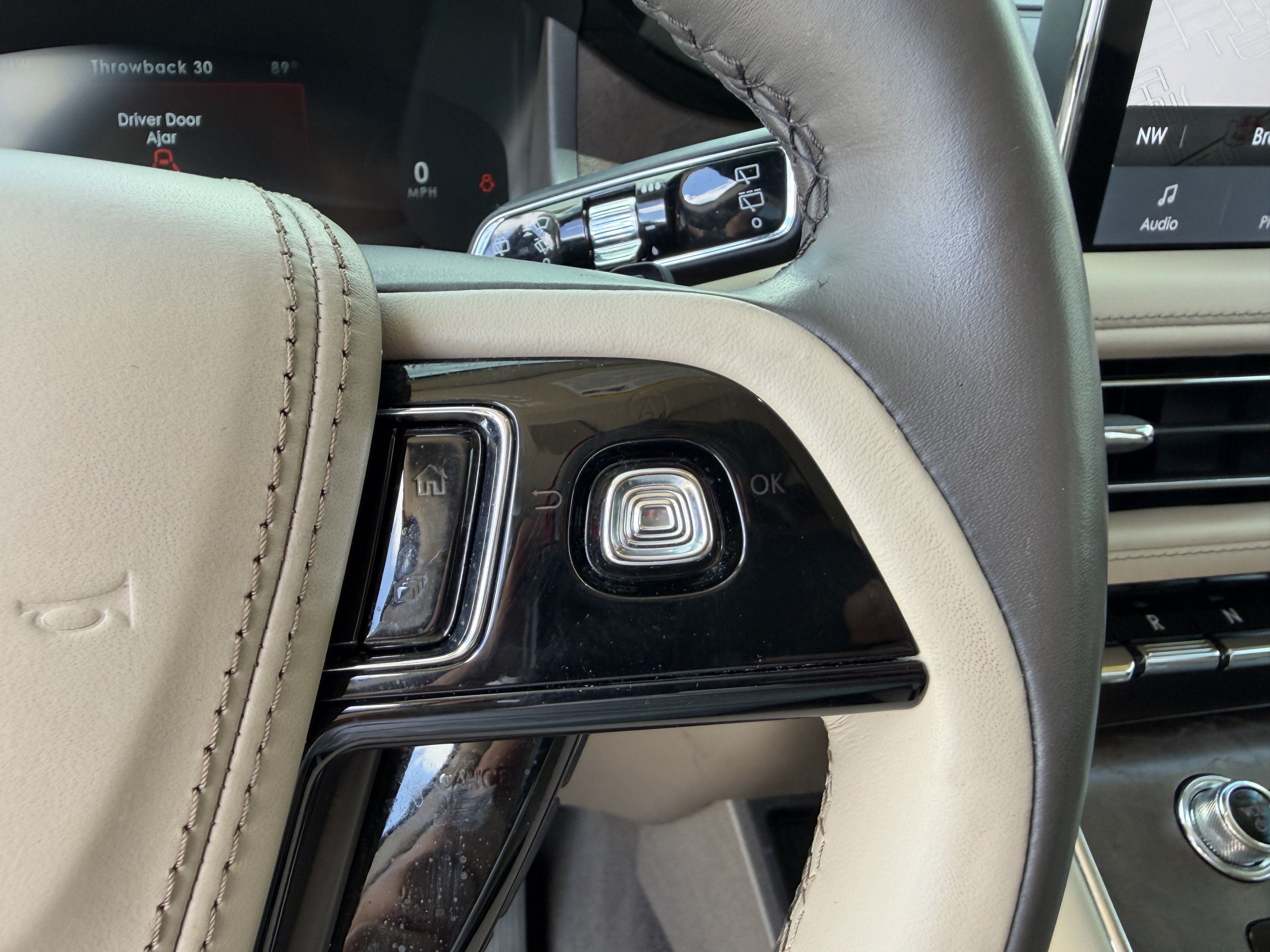 Used 2022 Lincoln Aviator Reserve w/ Equipment Group 201A AWD/4WD image 29