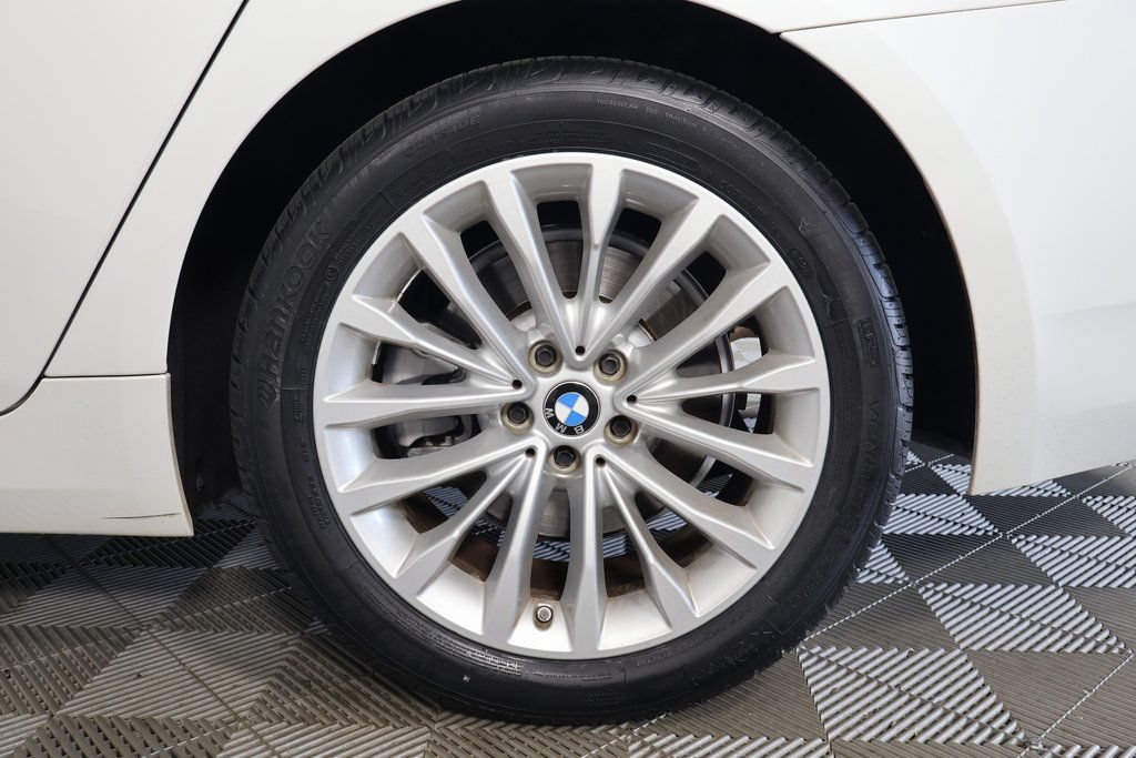 Used 2023 BMW 530i w/ Premium Package RWD image 15