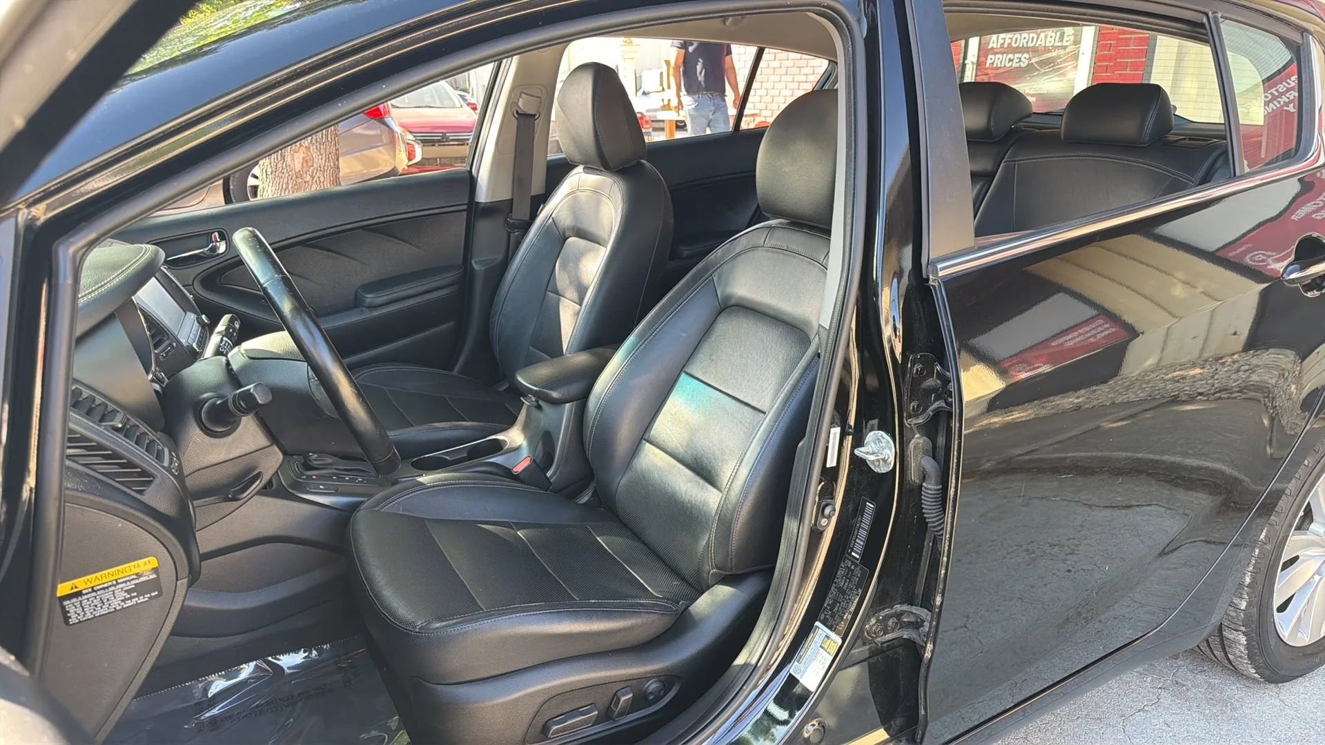 Used 2015 Kia Forte EX w/ EX Premium Package FWD image 11