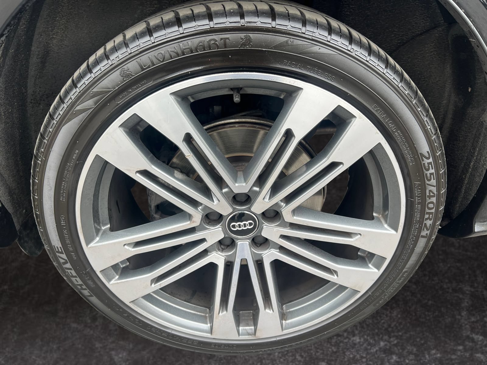 Used 2018 Audi SQ5 Prestige w/ Prestige Package AWD/4WD image 14