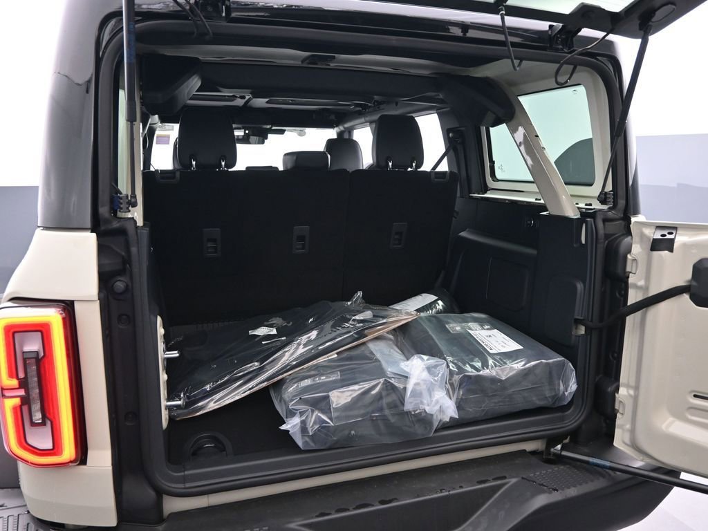 New 2026 Ford Bronco Badlands w/ Sasquatch Package image 32