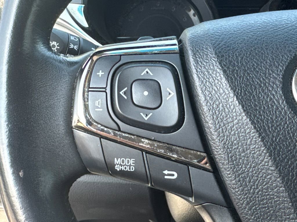 Used 2013 Toyota Avalon Limited image 23