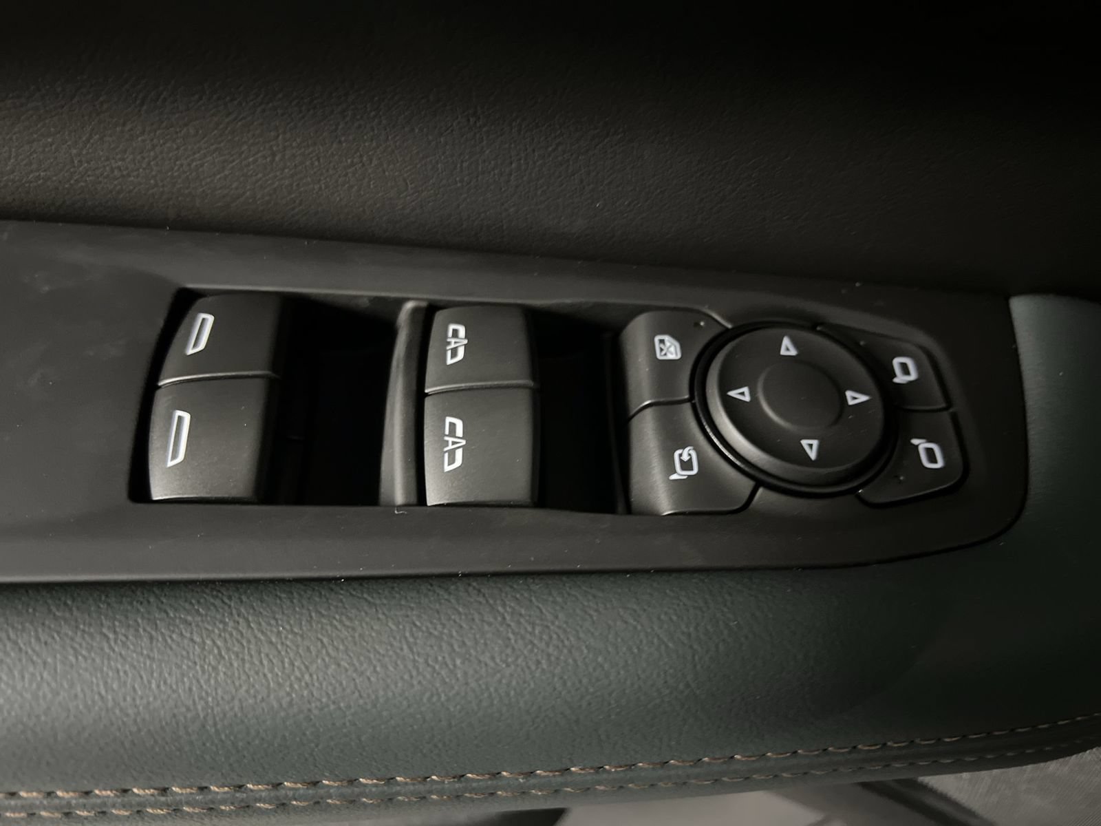 New 2026 GMC Yukon AT4 w/ AT4 Premium Package AWD/4WD image 45