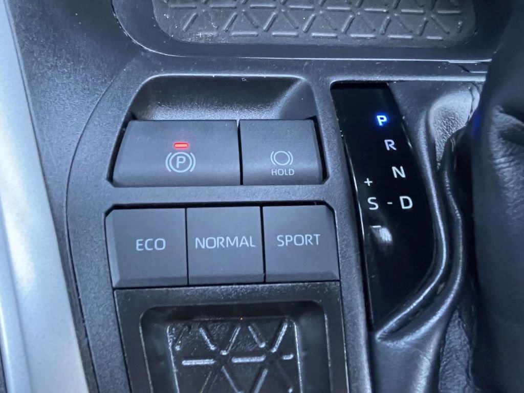 Used 2025 Toyota RAV4 XLE Premium FWD image 39