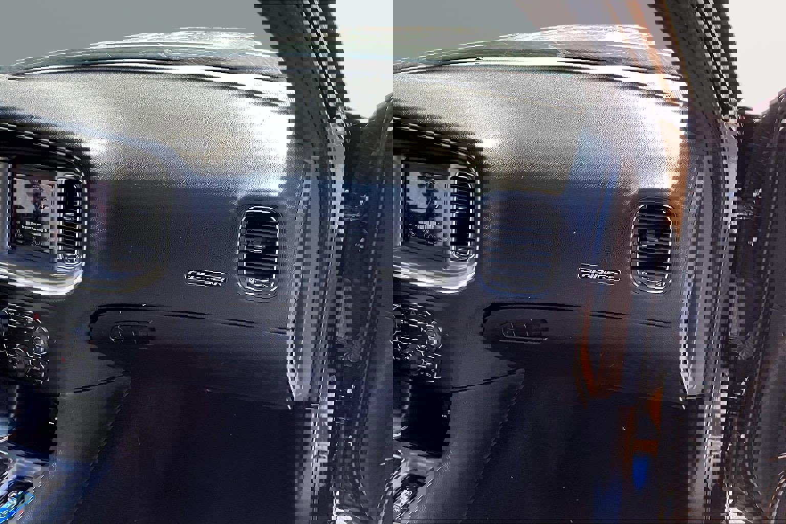 Used 2019 Dodge Charger SXT image 20