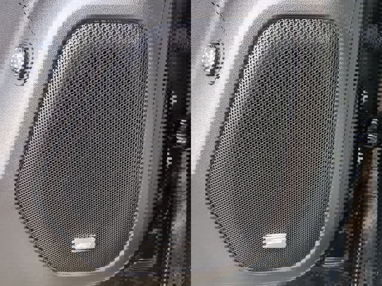 Used 2023 GMC Acadia AT4 w/ Technology Package image 32