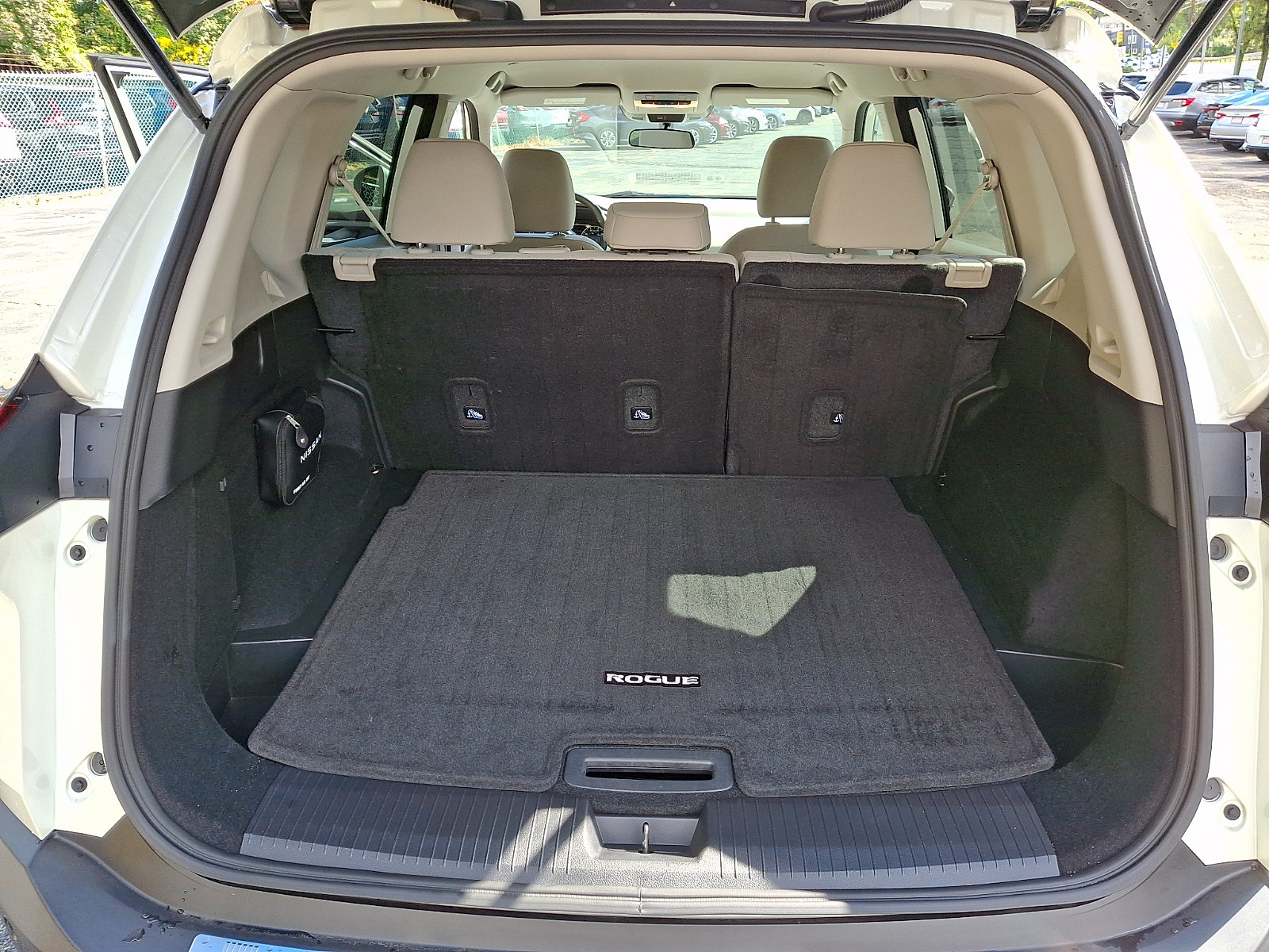 Used 2023 Nissan Rogue SV AWD/4WD image 30