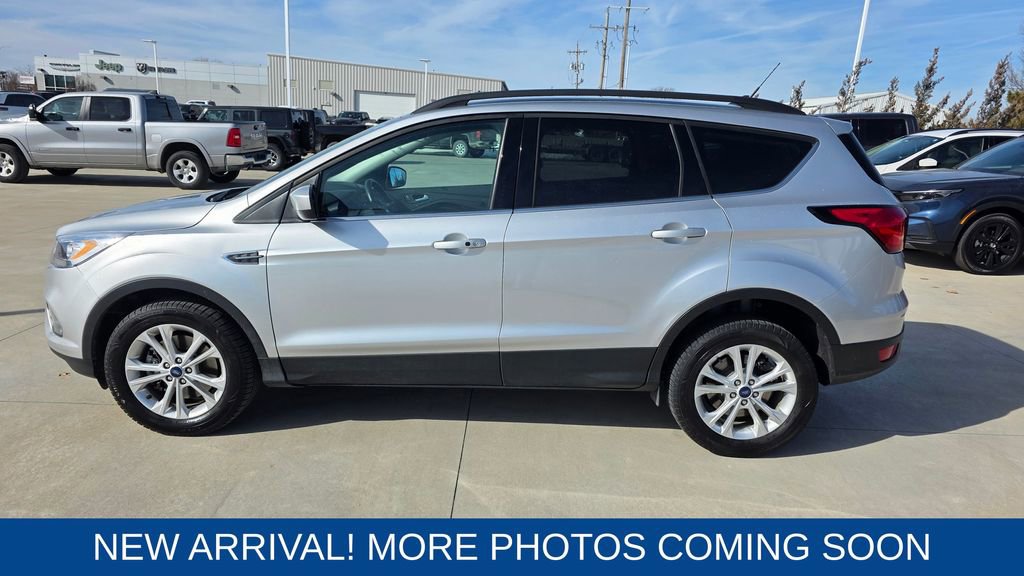 Used 2019 Ford Escape SEL image 2