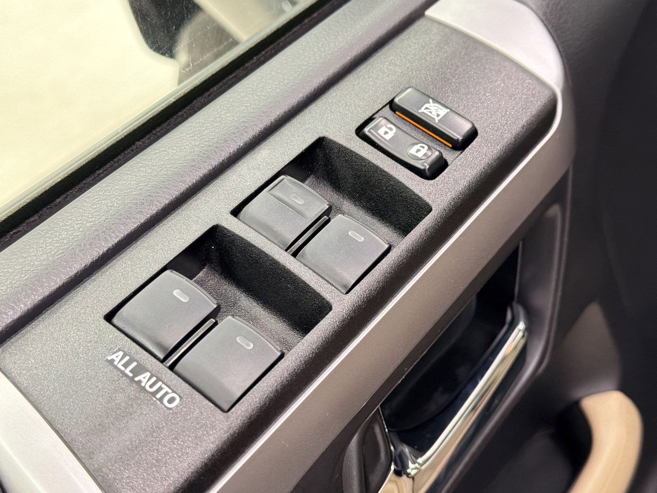 Used 2022 Toyota 4Runner SR5 AWD/4WD image 21