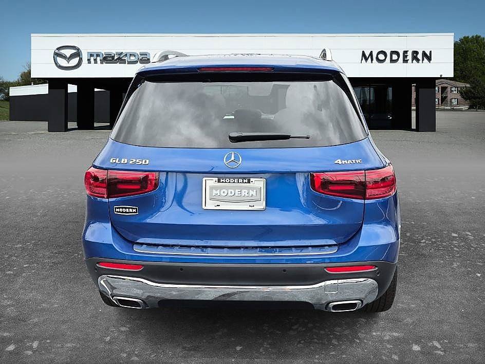 Used 2024 Mercedes-Benz GLB 250 4MATIC image 4