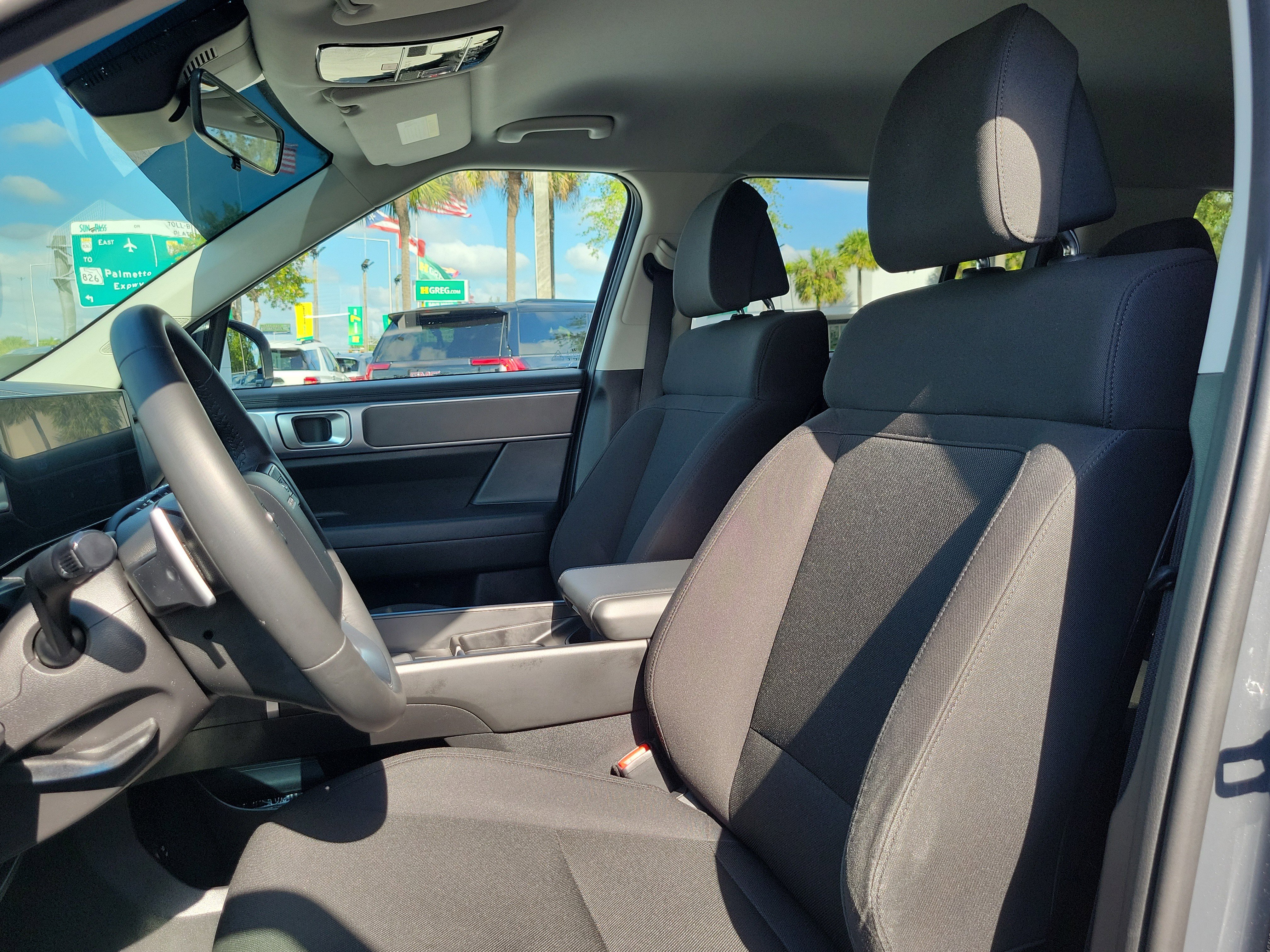 Used 2025 Hyundai Santa Fe SE image 9