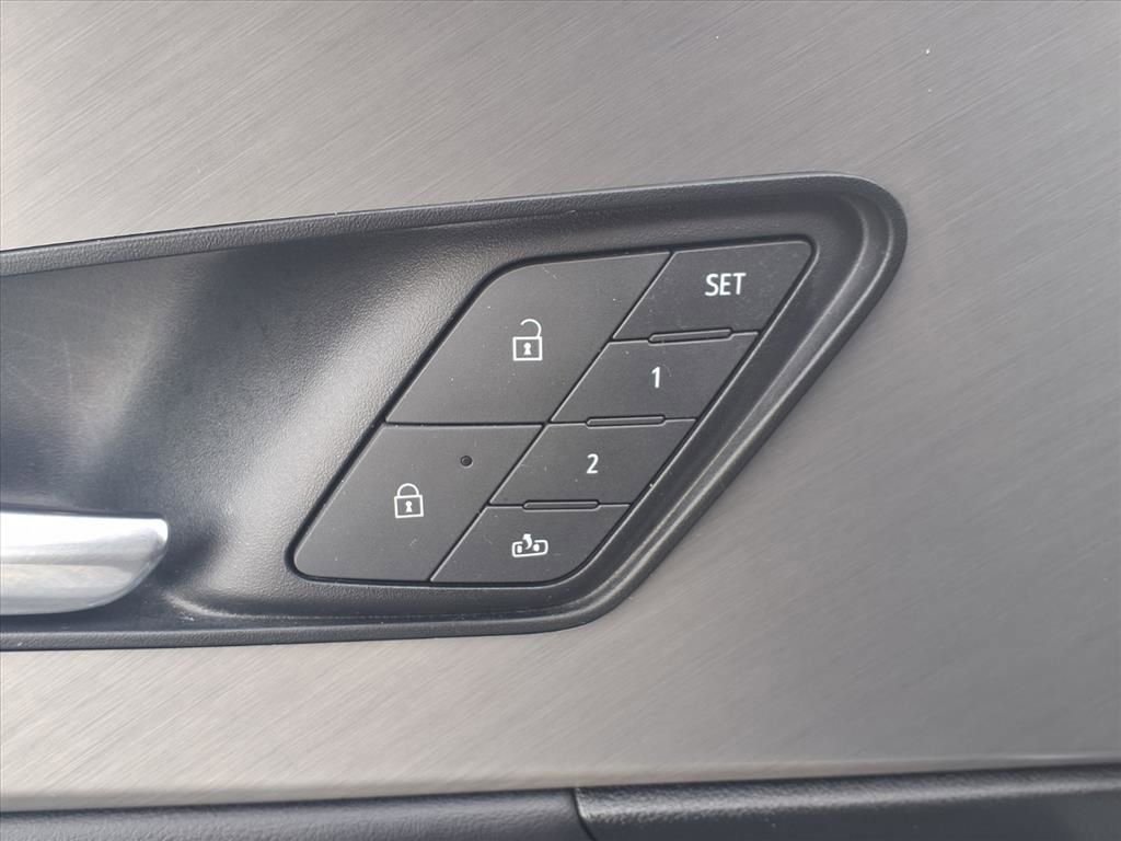 Used 2024 Acura ZDX A-Spec image 8