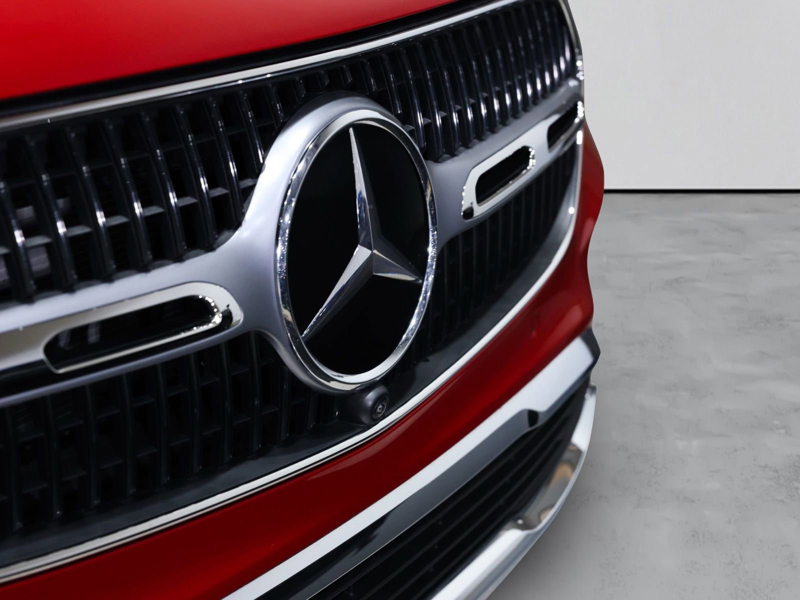 Used 2025 Mercedes-Benz GLC 300 4MATIC image 42