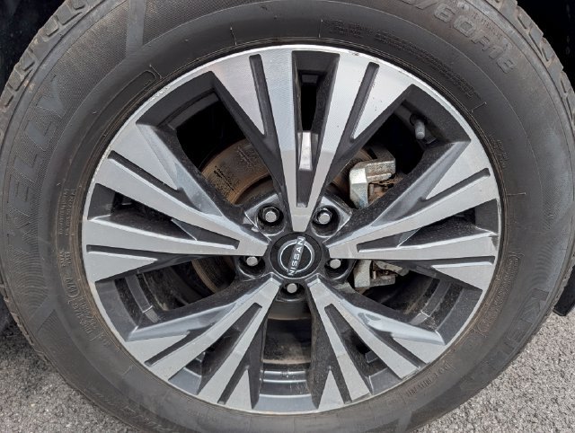 Used 2023 Nissan Rogue SV AWD/4WD image 7