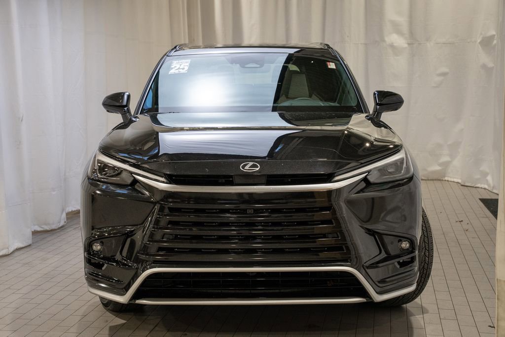Used 2025 Lexus TX 500h AWD image 3