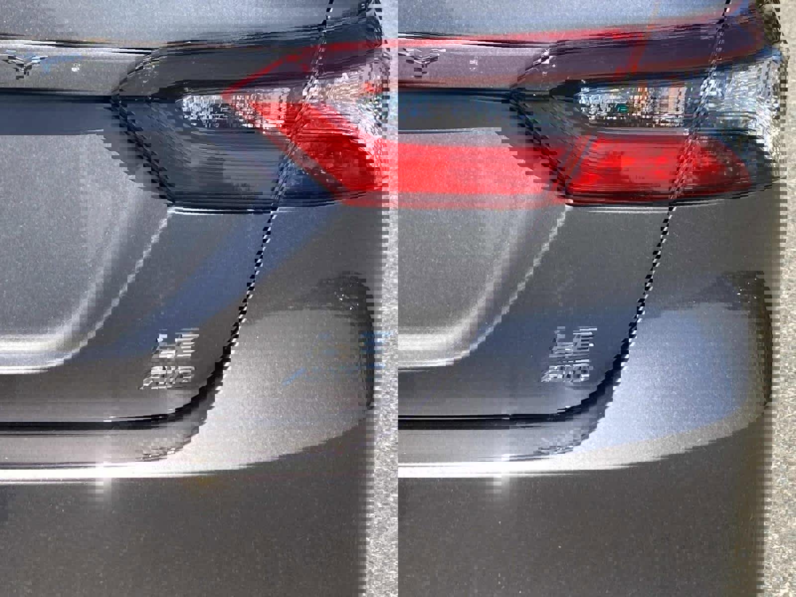 Used 2023 Toyota Camry LE image 5