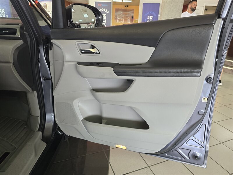 Used 2016 Honda Odyssey EX image 10