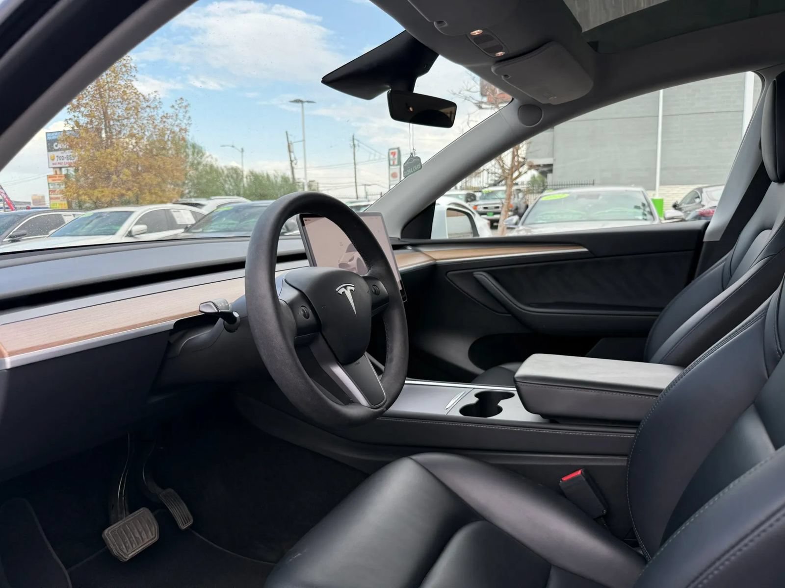 Used 2023 Tesla Model Y Long Range AWD/4WD image 10