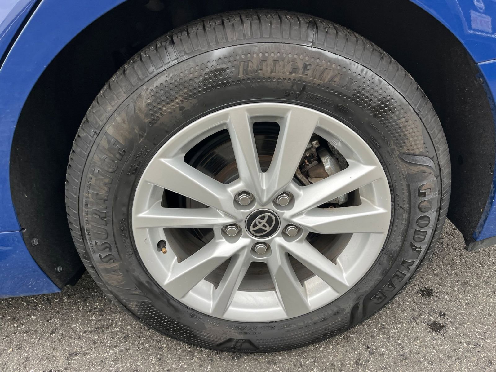 Used 2025 Toyota Camry LE image 29