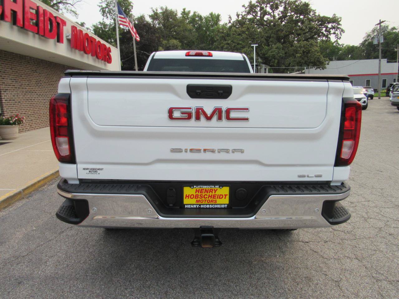Used 2025 GMC Sierra 2500 SLE w/ SLE Convenience Package AWD/4WD image 3
