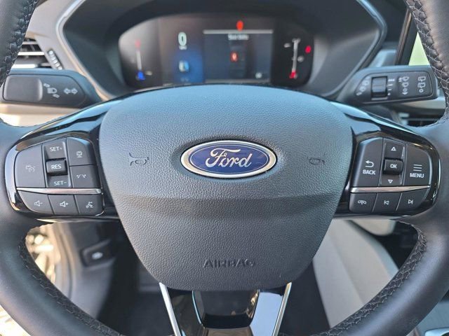 Used 2025 Ford Escape SE image 25