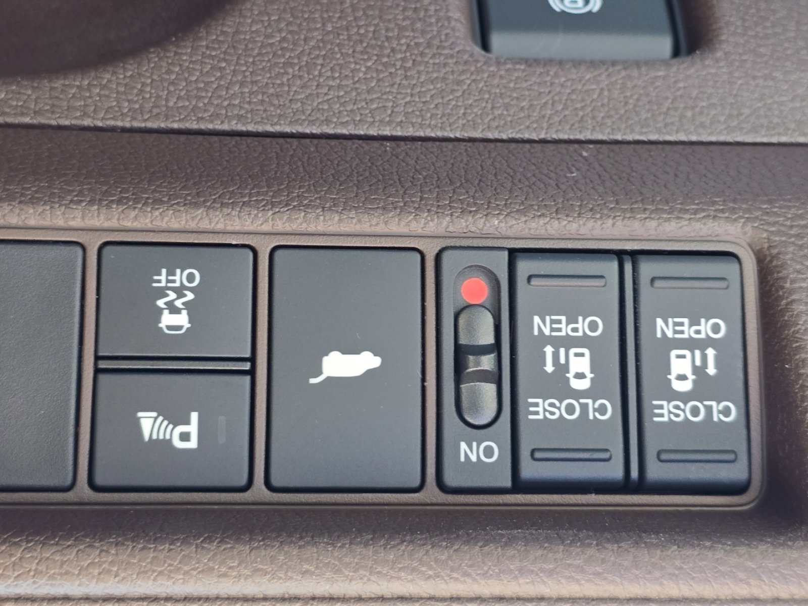 New 2026 Honda Odyssey Touring image 14