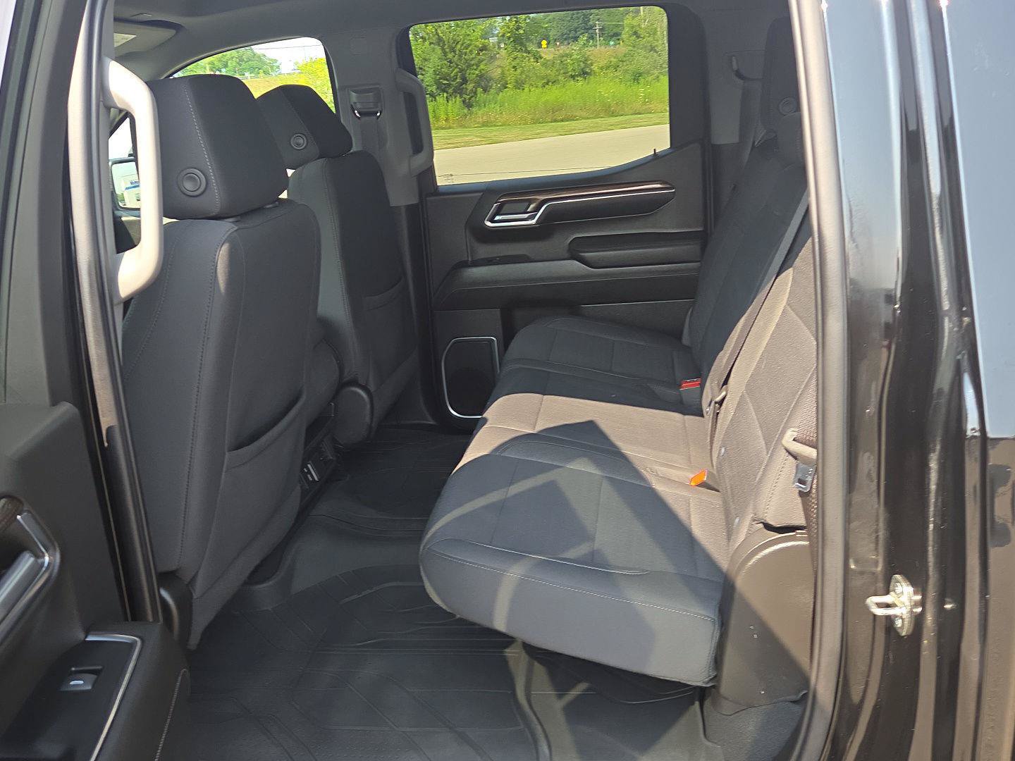 Used 2023 Chevrolet Silverado 1500 RST w/ Z71 Off-Road Package AWD/4WD image 12